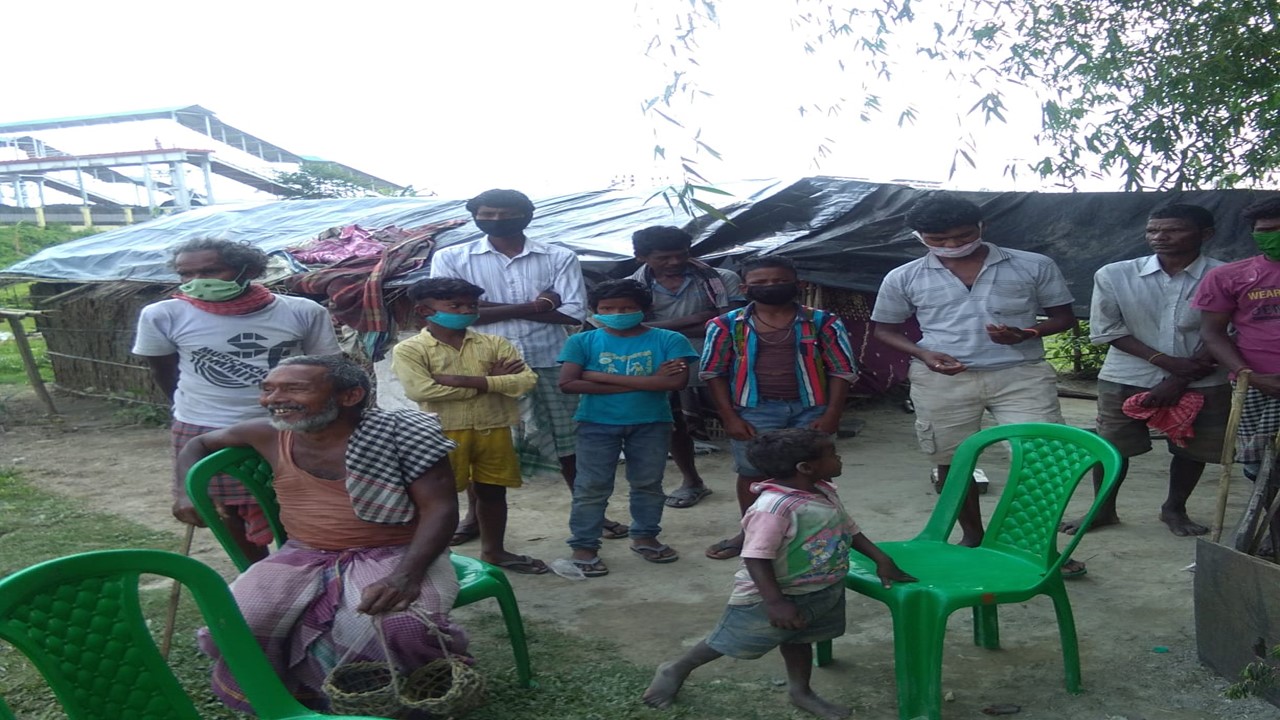 Alipurduar: Samuktala <br> These santal families are daily wager, have come from usually Kakrajhar in Assam.